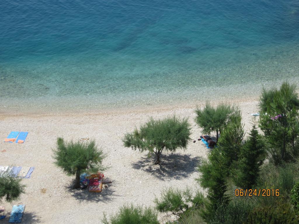Apartments Lozina On The Beach Omiš Kültér fotó