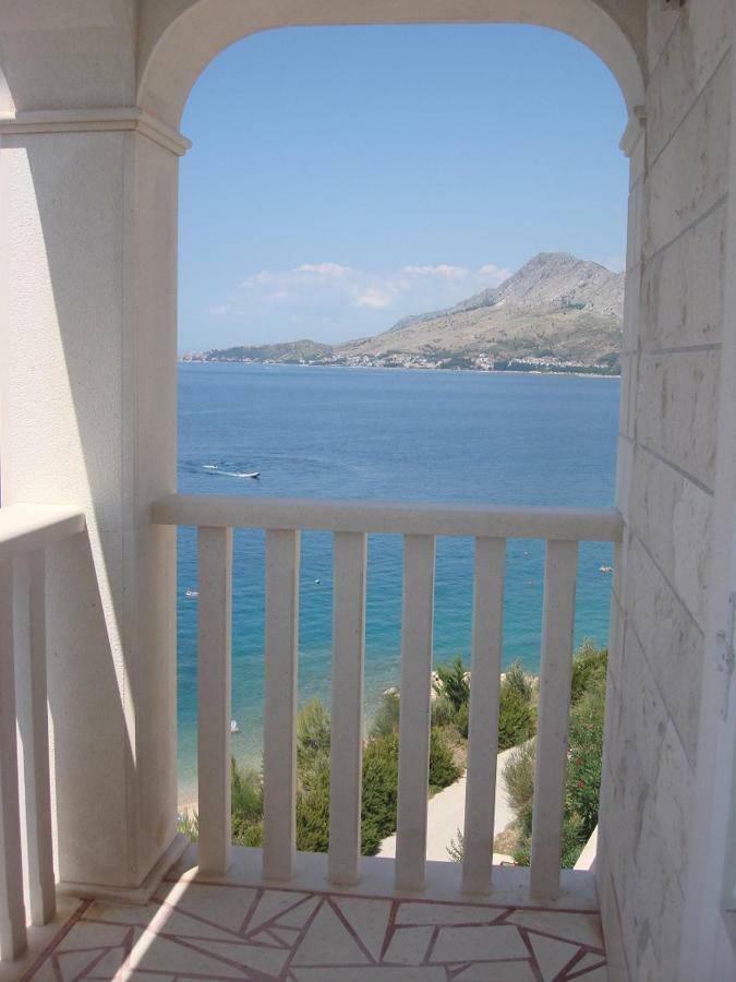 Apartments Lozina On The Beach Omiš Kültér fotó